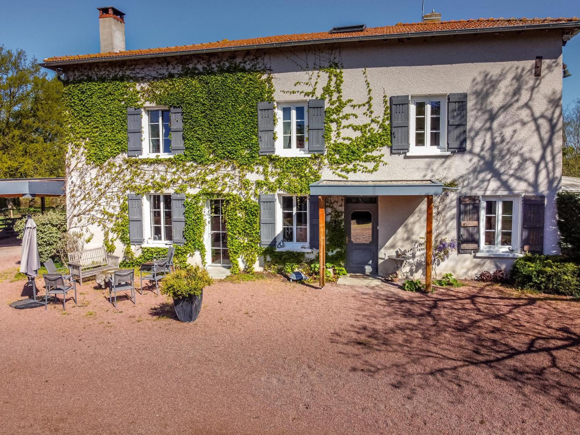 Domaine D'Aromm - Chambres D'Hotes & Gites - Piscine, Etangs & Animaux - Au Calme Ouches Dış mekan fotoğraf